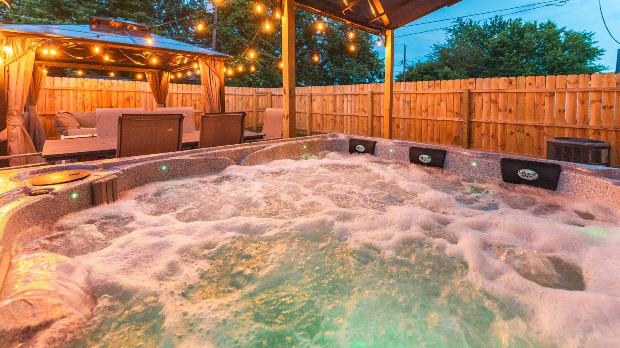5 Mins To Speedway! Walk To Zoo, Wr Park, Iupui! Villa Indianapolis Exterior photo
